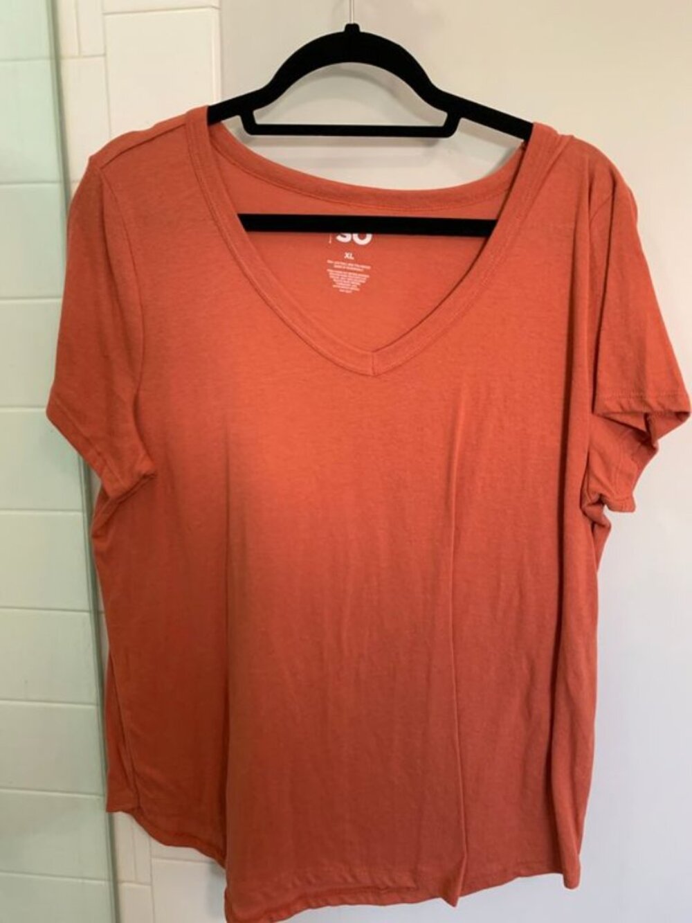 SO V-Neck T-Shirt Womens XL orange Short Sleeve Basic Tee